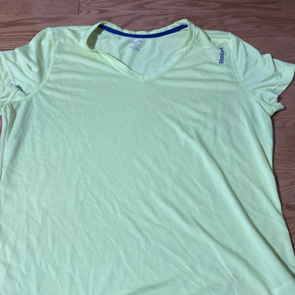 REEBOK workout tee